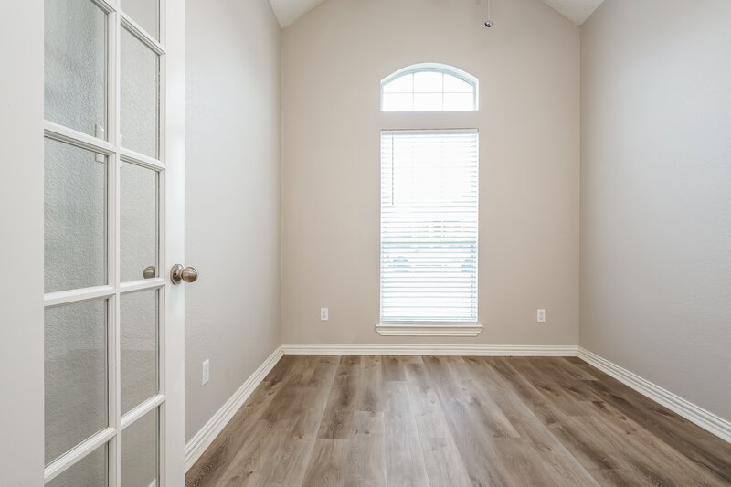 2,635/Mo, 926 Pheasant Dr Midlothian, TX 76065 Office View