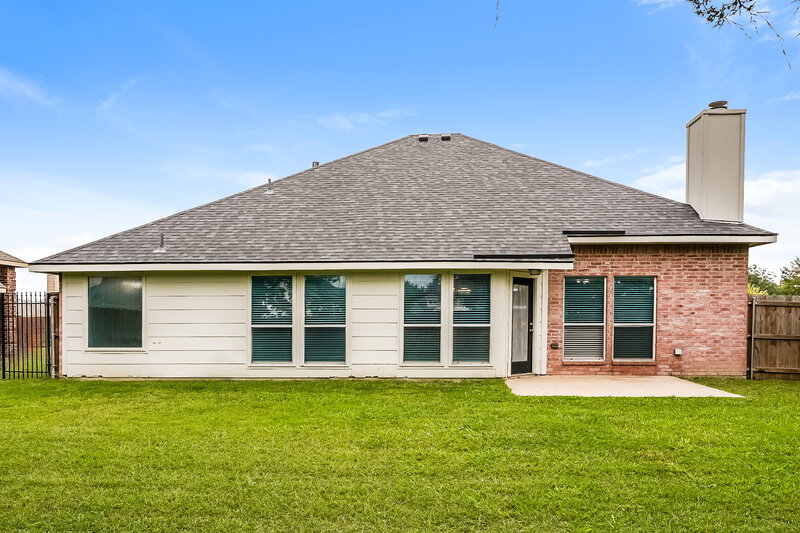 2,635/Mo, 926 Pheasant Dr Midlothian, TX 76065 Rear View
