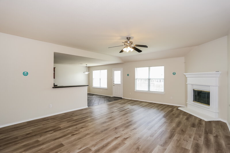 2,260/Mo, 2806 Jennie Wells Dr Mansfield, TX 76063 Living Room View 3