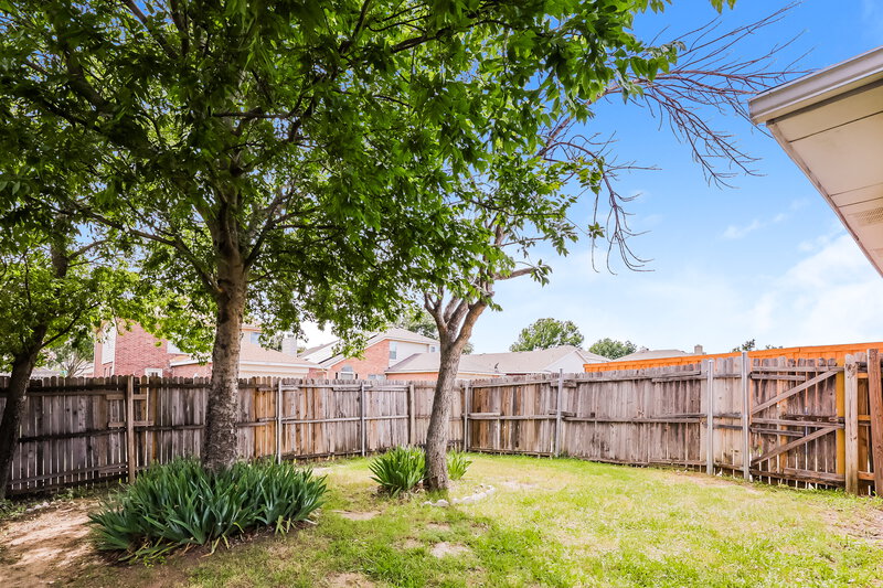2,235/Mo, 2268 Bresee Dr Carrollton, TX 75010 Backyard View