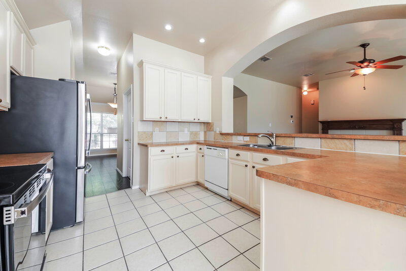 2,125/Mo, 2100 Lake Fork Ln Little Elm, TX 75068 Kitchen View