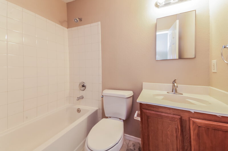 2,110/Mo, 1104 Ann Dr Wylie, TX 75098 Bathroom View