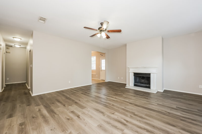 1,910/Mo, 2321 Wildwood Ln Denton, TX 76210 Living Room View 2