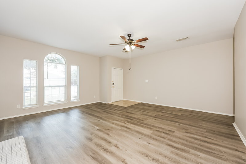 1,910/Mo, 2321 Wildwood Ln Denton, TX 76210 Living Room View 3