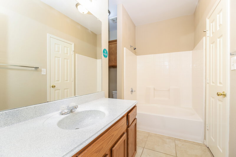 1,990/Mo, 2321 Wildwood Ln Denton, TX 76210 Bathroom View