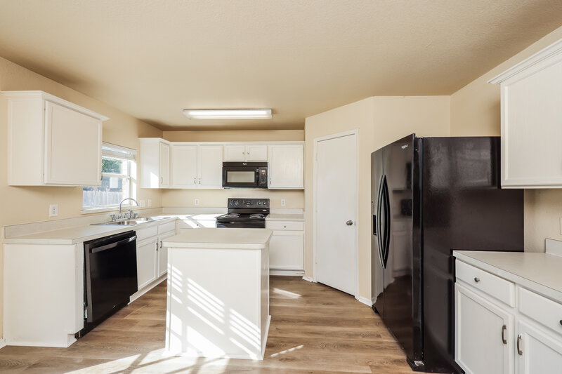 2,055/Mo, 2304 Eagle Mountain Dr Little Elm, TX 75068 Kitchen View