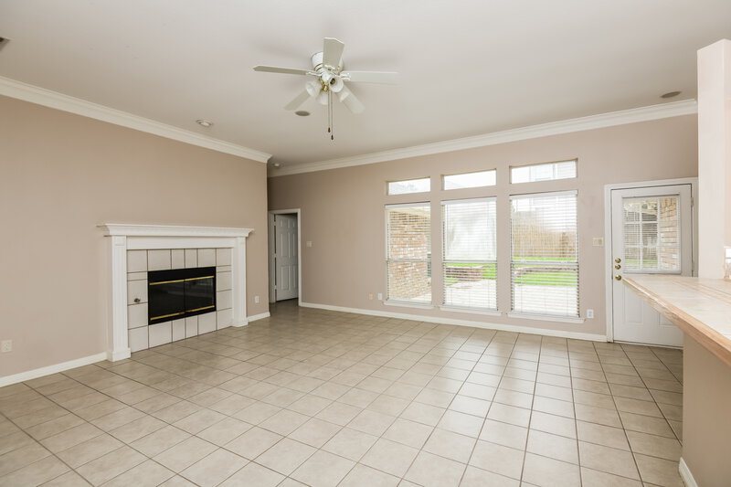 2,085/Mo, 2724 Willow Creek Ct Bedford, TX 76021 Living Room View 2