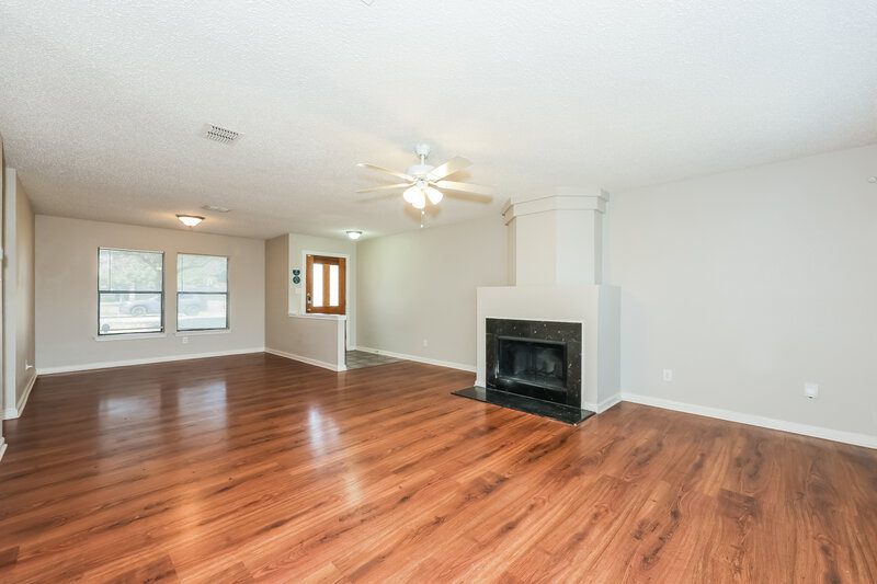 2,180/Mo, 1400 Lay St Cedar Hill, TX 75104 Living Room View