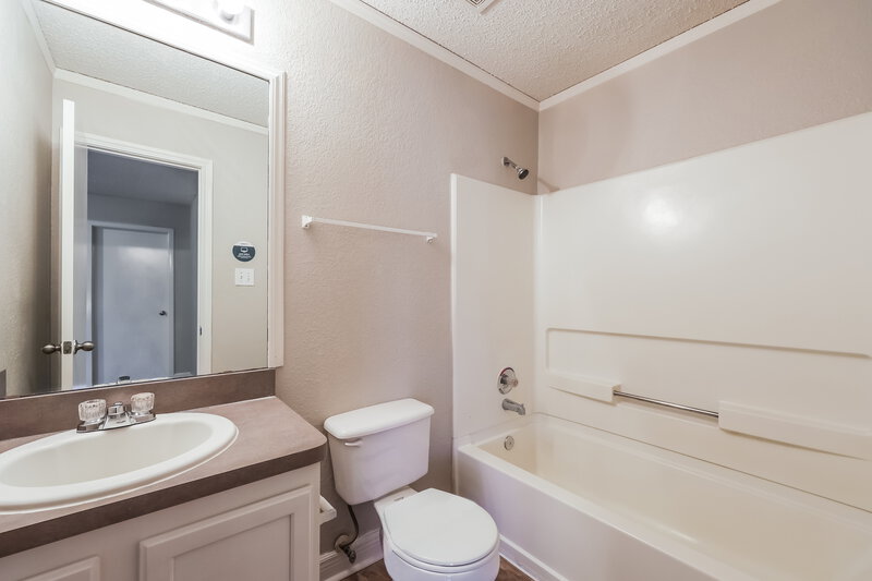 2,180/Mo, 1400 Lay St Cedar Hill, TX 75104 Bathroom View