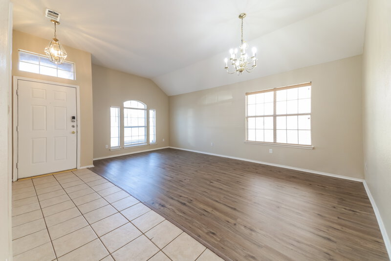 2,450/Mo, 3704 Saint Johns Dr Denton, TX 76210 Dining Room View