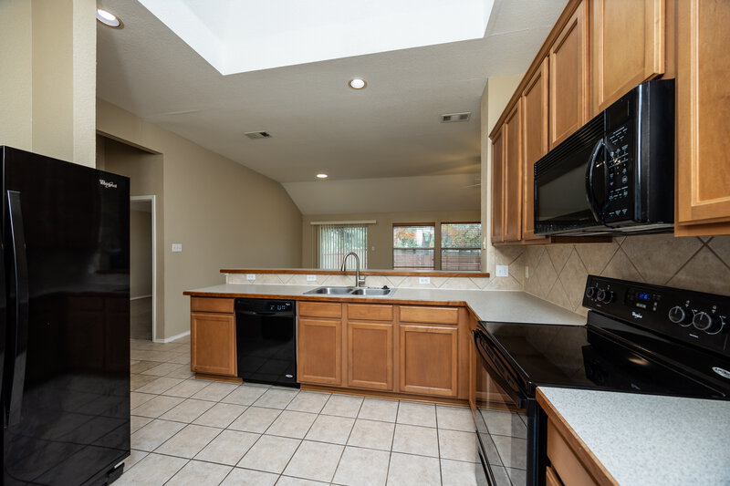 1,995/Mo, 3704 Saint Johns Dr Denton, TX 76210 Kitchen View 2