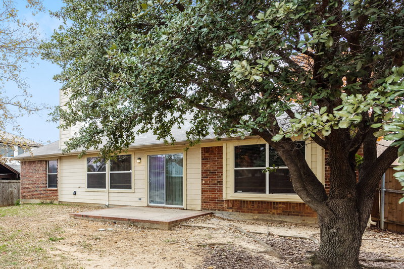 1,995/Mo, 3704 Saint Johns Dr Denton, TX 76210 Rear View 2