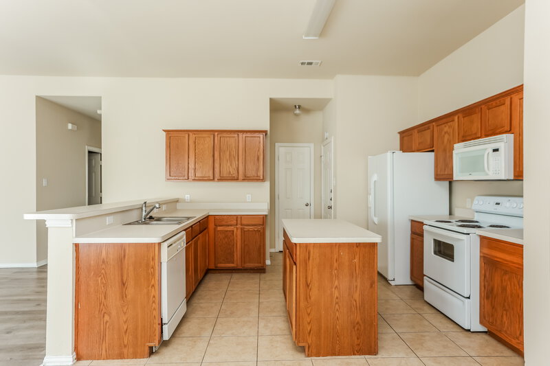 1,810/Mo, 304 Creekside Dr Anna, TX 75409 Kitchen View 2