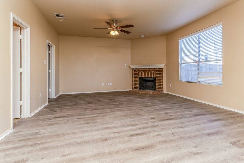 2,360/Mo, 8500 Shallow Creek Dr Fort Worth, TX 76179 Living Room View