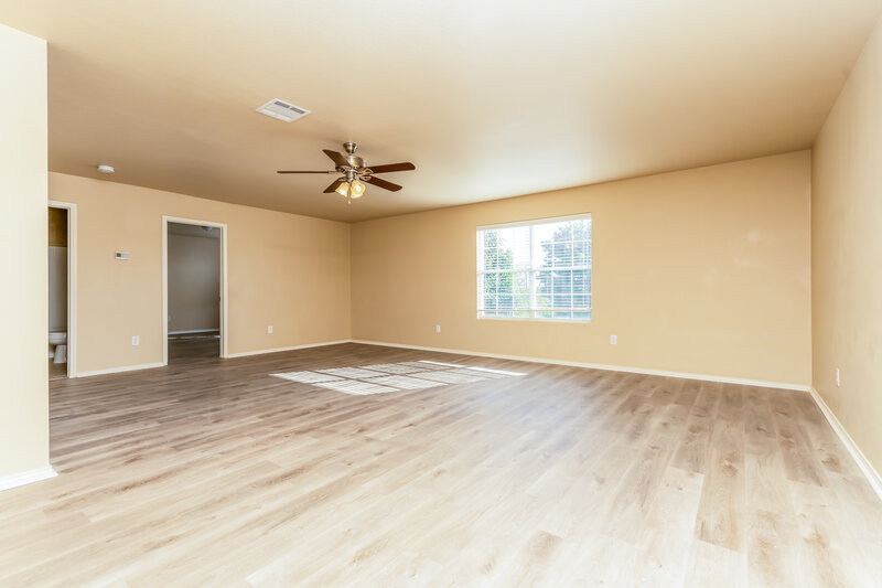 2,360/Mo, 8500 Shallow Creek Dr Fort Worth, TX 76179 Living Room View 2