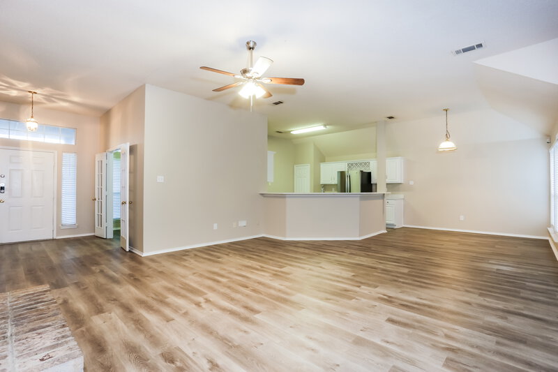 2,295/Mo, 216 Stone Creek Blvd Glenn Heights, TX 75154 Living Room View 2