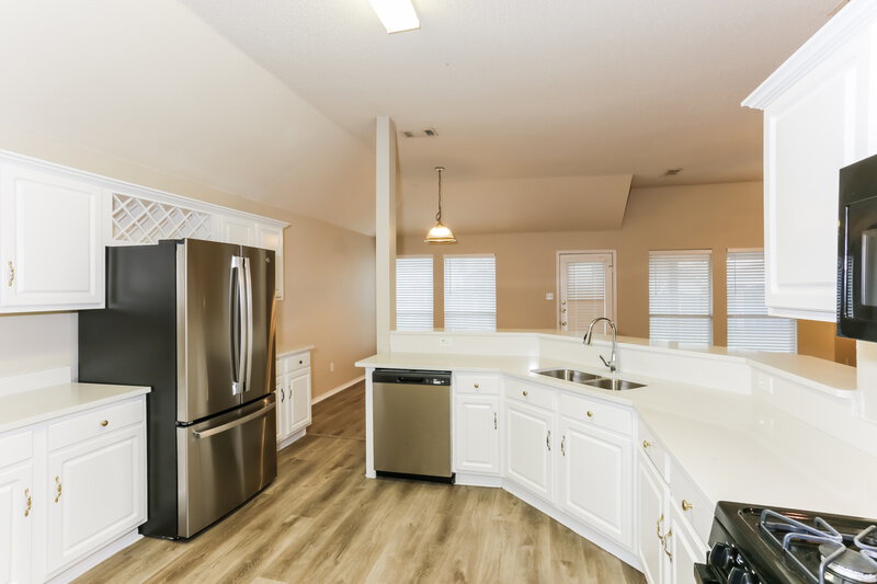 2,295/Mo, 216 Stone Creek Blvd Glenn Heights, TX 75154 Kitchen View