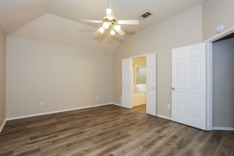 2,295/Mo, 216 Stone Creek Blvd Glenn Heights, TX 75154 Main Bedroom View 2
