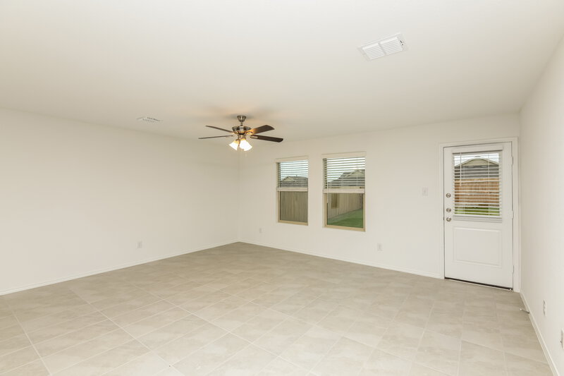 2,200/Mo, 8321 Hollow Bend St Fort Worth, TX 76123 Living Room View
