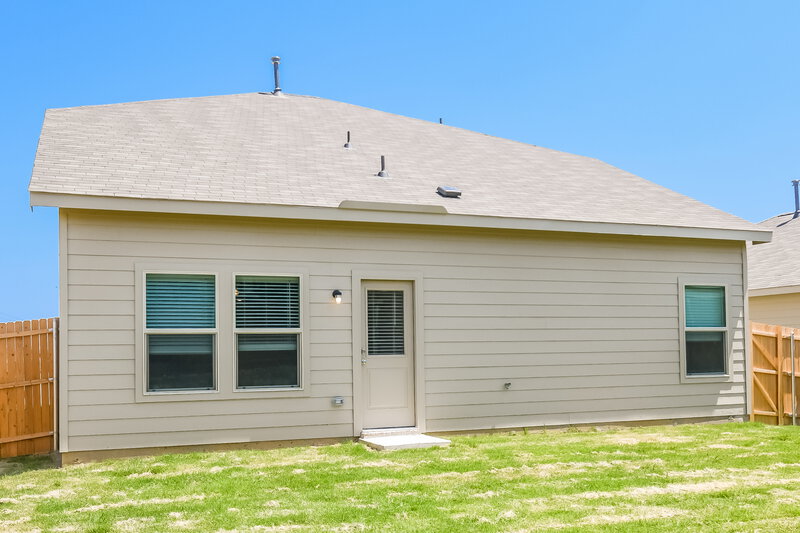 2,320/Mo, 6745 Dove Chase Ln Fort Worth, TX 76123 Rear View