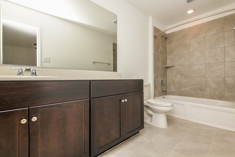 2,330/Mo, 8629 Mount Evans Ct Fort Worth, TX 76123 Main Bathroom View