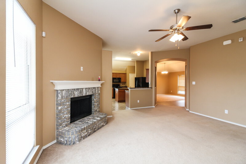 1,710/Mo, 2018 Woodmere Dr Lancaster, TX 75134 Living Room View 2