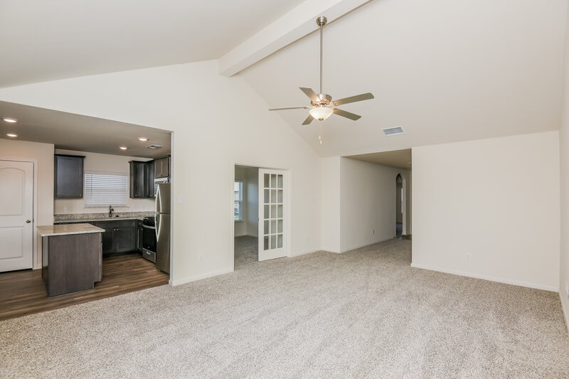 2,085/Mo, 9500 Aventura Dr Fort Worth, TX 76140 Living Room View 3