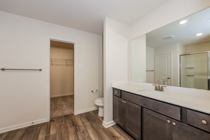 2,125/Mo, 1301 Redpine Dr Fort Worth, TX 76140 Main Bathroom View