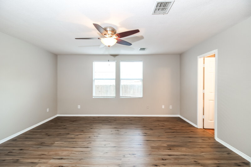 2,420/Mo, 2033 Shawnee Trl Justin, TX 76247 Main Bedroom View