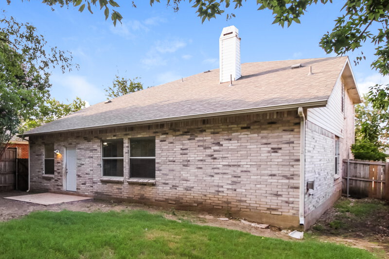 2,420/Mo, 2033 Shawnee Trl Justin, TX 76247 Rear View 2