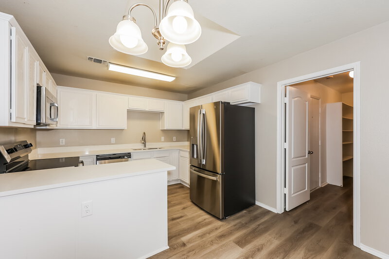 2,255/Mo, 713 Azalea Ln Cedar Hill, TX 75104 Kitchen View
