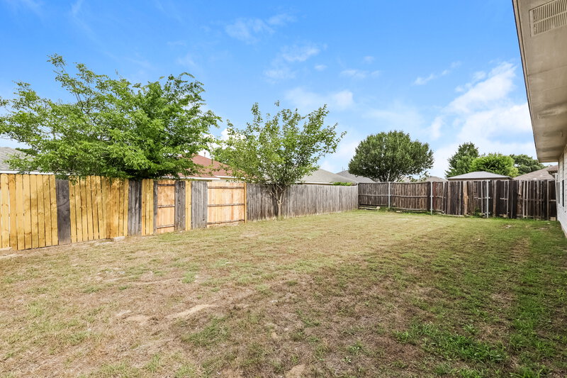 2,255/Mo, 713 Azalea Ln Cedar Hill, TX 75104 Rear View