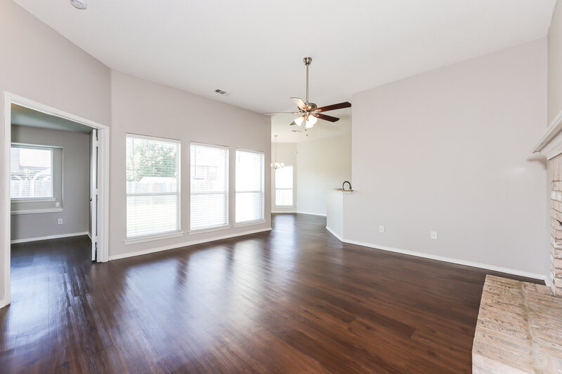 2,695/Mo, 3222 Eagle Ln Midlothian, TX 76065 Living Room View 2