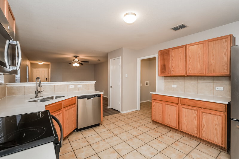 2,065/Mo, 4524 Waterford Dr Fort Worth, TX 76179 Kitchen View