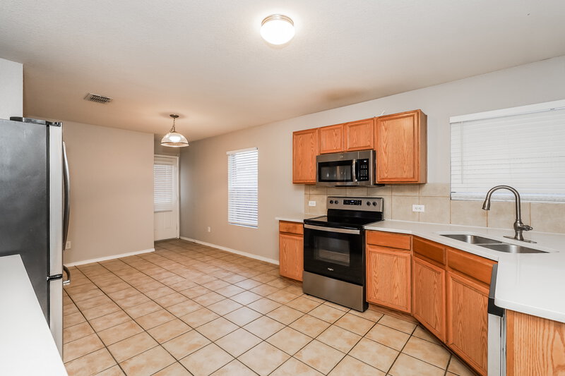 2,065/Mo, 4524 Waterford Dr Fort Worth, TX 76179 Kitchen View 3