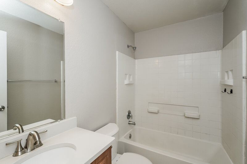 2,065/Mo, 4524 Waterford Dr Fort Worth, TX 76179 Bathroom View