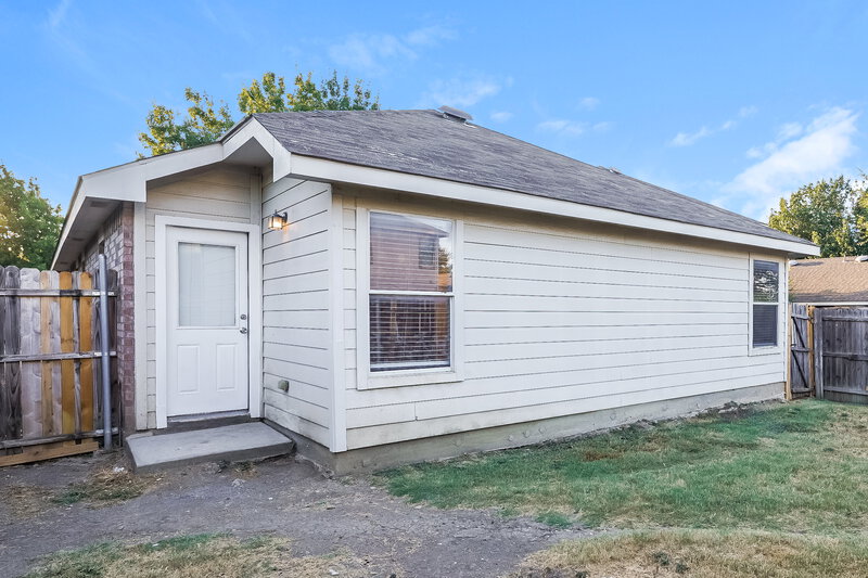 2,065/Mo, 4524 Waterford Dr Fort Worth, TX 76179 Rear View