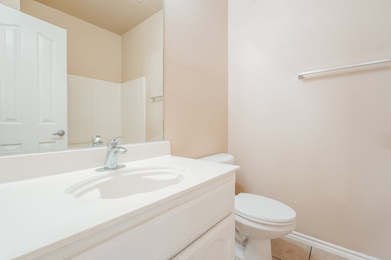 1,890/Mo, 12817 Dorset Dr Fort Worth, TX 76244 Bathroom View