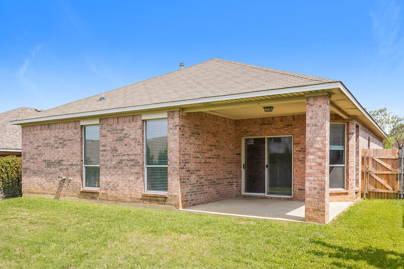 1,890/Mo, 12817 Dorset Dr Fort Worth, TX 76244 Rear View