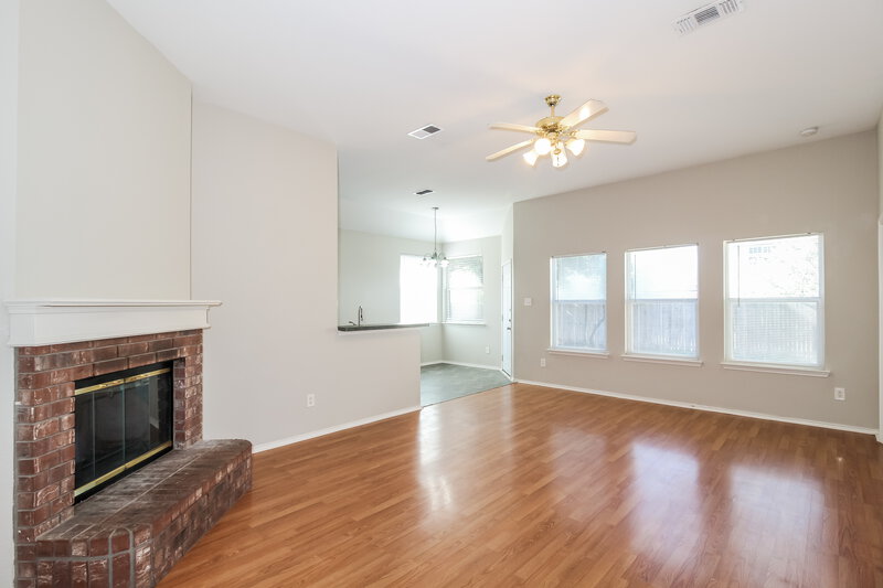 1,860/Mo, 10417 Fossil Hill Dr Fort Worth, TX 76131 Living Room View