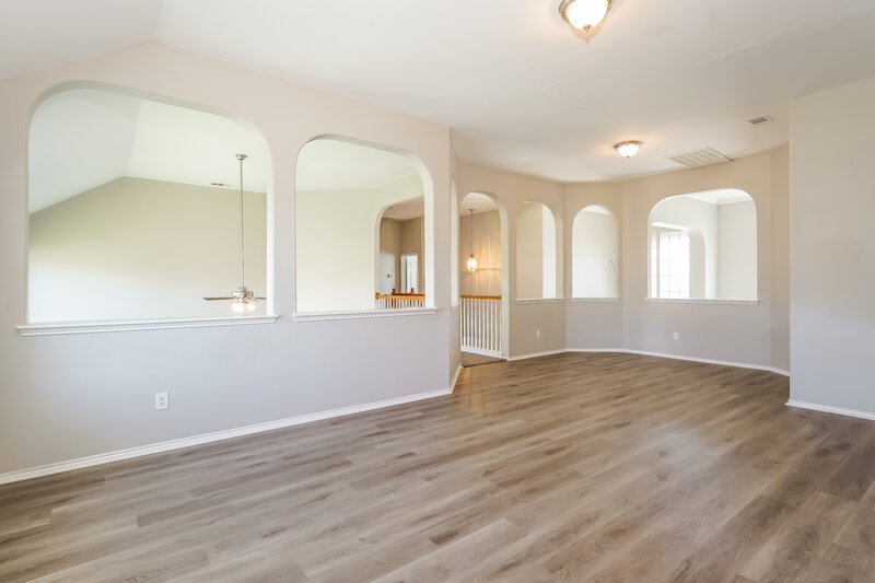 3,265/Mo, 925 Trailwood Dr Desoto, TX 75115 Living Room View 2