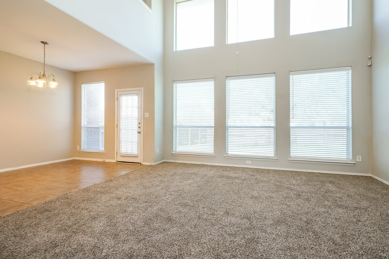 3,265/Mo, 925 Trailwood Dr Desoto, TX 75115 Family Room View 2