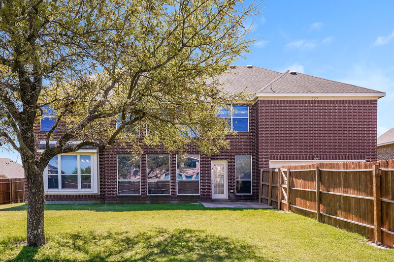 3,265/Mo, 925 Trailwood Dr Desoto, TX 75115 Rear View