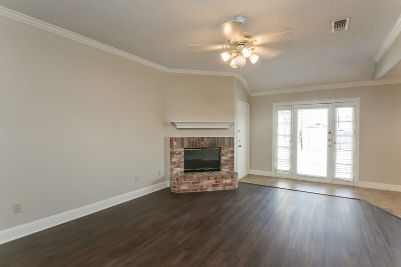 1,925/Mo, 2524 Park Valley Dr Mesquite, TX 75181 Living Room View