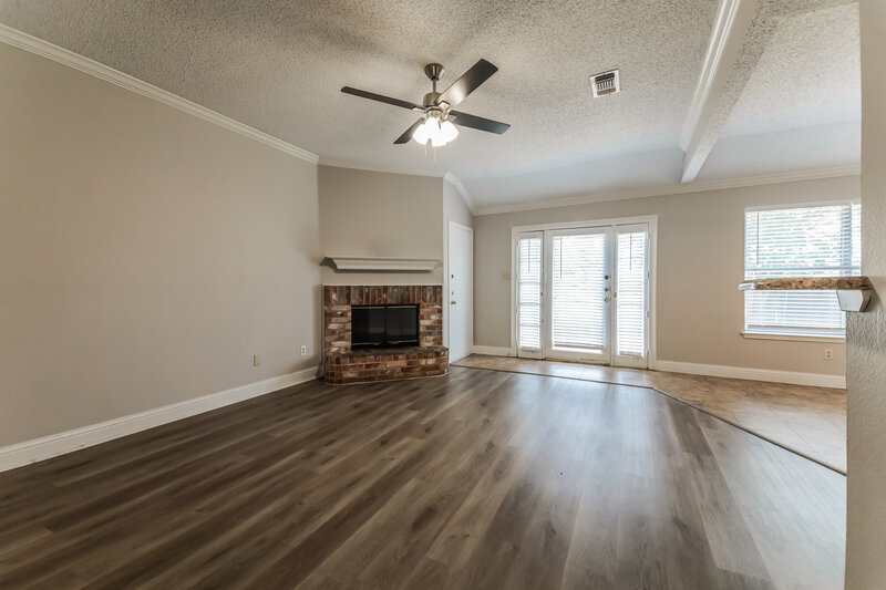 1,995/Mo, 2524 Park Valley Dr Mesquite, TX 75181 Living Room View