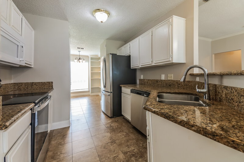 1,995/Mo, 2524 Park Valley Dr Mesquite, TX 75181 Kitchen View