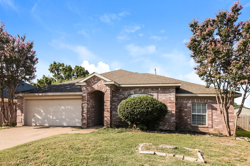 2,220/Mo, 1626 Redwood Dr Corinth, TX 76210 Front View