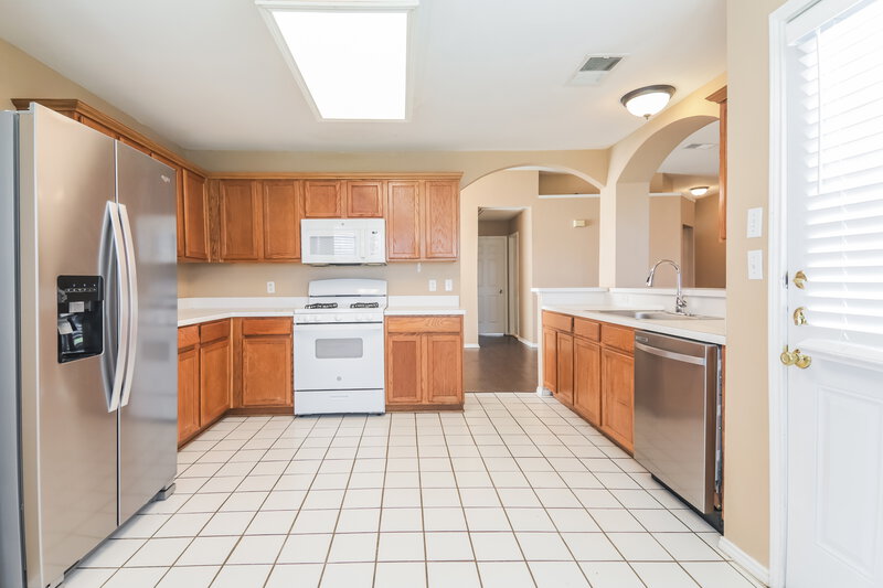 2,220/Mo, 1626 Redwood Dr Corinth, TX 76210 Kitchen View 2