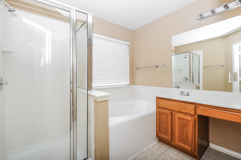 2,410/Mo, 1626 Redwood Dr Corinth, TX 76210 Master Bathroom View