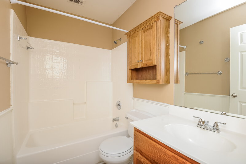 2,410/Mo, 1626 Redwood Dr Corinth, TX 76210 Bathroom View